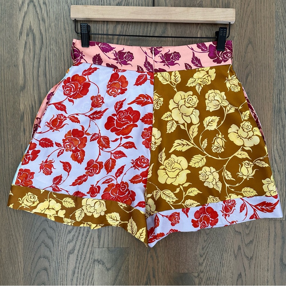 NWOT Zimmermann The Lovestruck Spliced Silk Shorts in Mixed Roses Print Size 1/M
